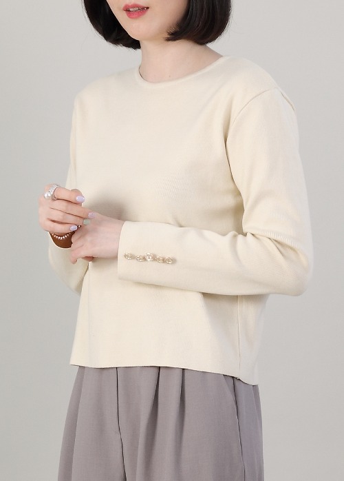 애비뉴투지 엄마옷 금단추 숏 니트 여성 봄 가을 라운드 긴팔 티셔츠 A10244 50대 60대 중년여성